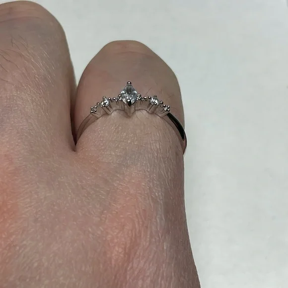 3 Stones Minimalist Promise Ring Marquise Cut - Picture 9 of 10